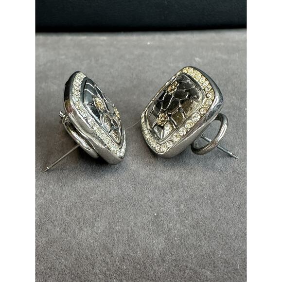 Rhodium Rhinestone Square Two tone cable pebble Flower Omega Clasp earrings - Picture 6 of 8